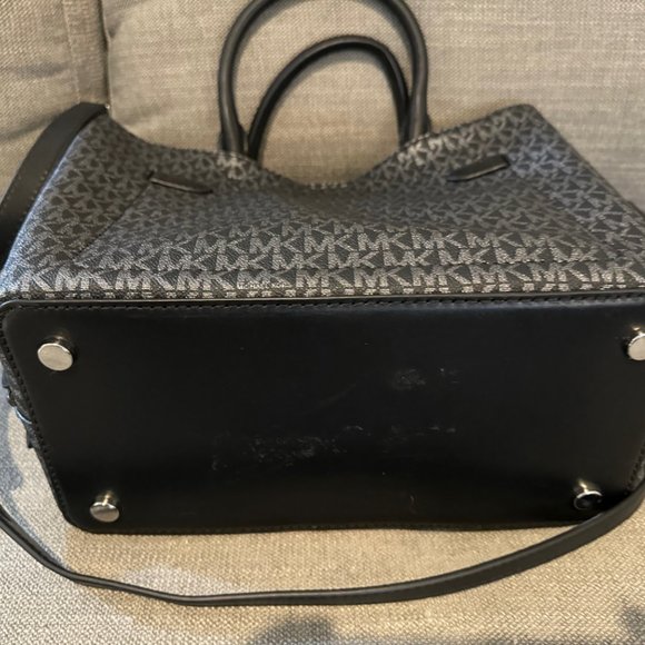 Michael Kors Monogram Canvas Tote - Black Leather Trim - Picture 10 of 10